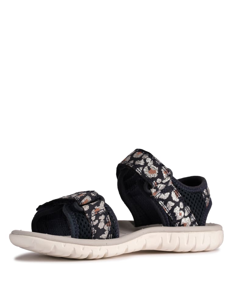 Clarks leopard 2025 print sandals
