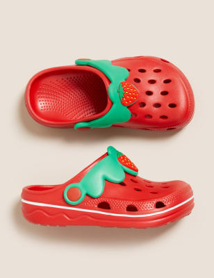 Crocs best sale with strawberries