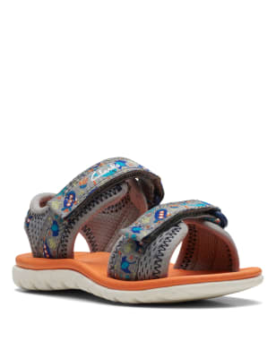 Clarks flip flops sales kids brown