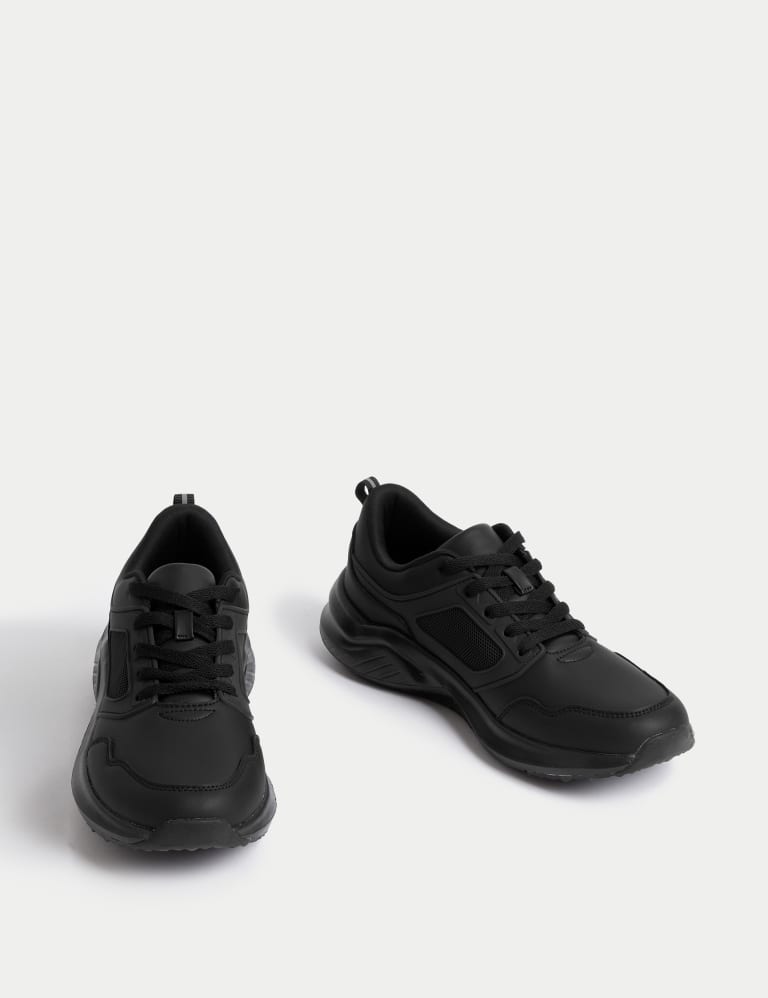 Kids Trainers 13 Small 7 Large