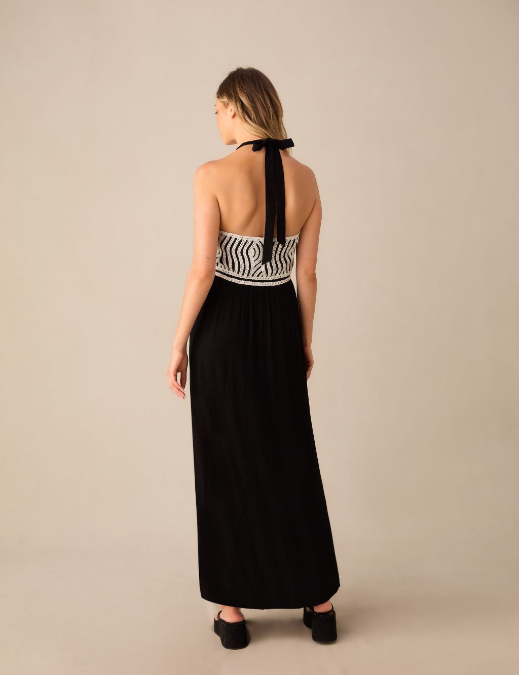 Knitted Halter Neck Maxi Waisted Dress 4 of 6