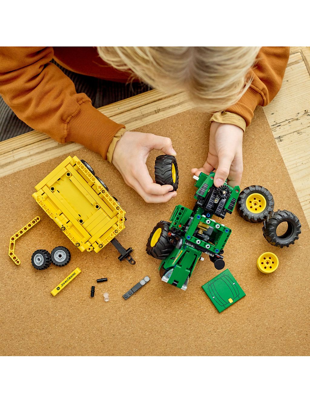 LEGO® Technic John Deere 9620R 4WD Tractor 42136 (8+ yrs) 4 of 4