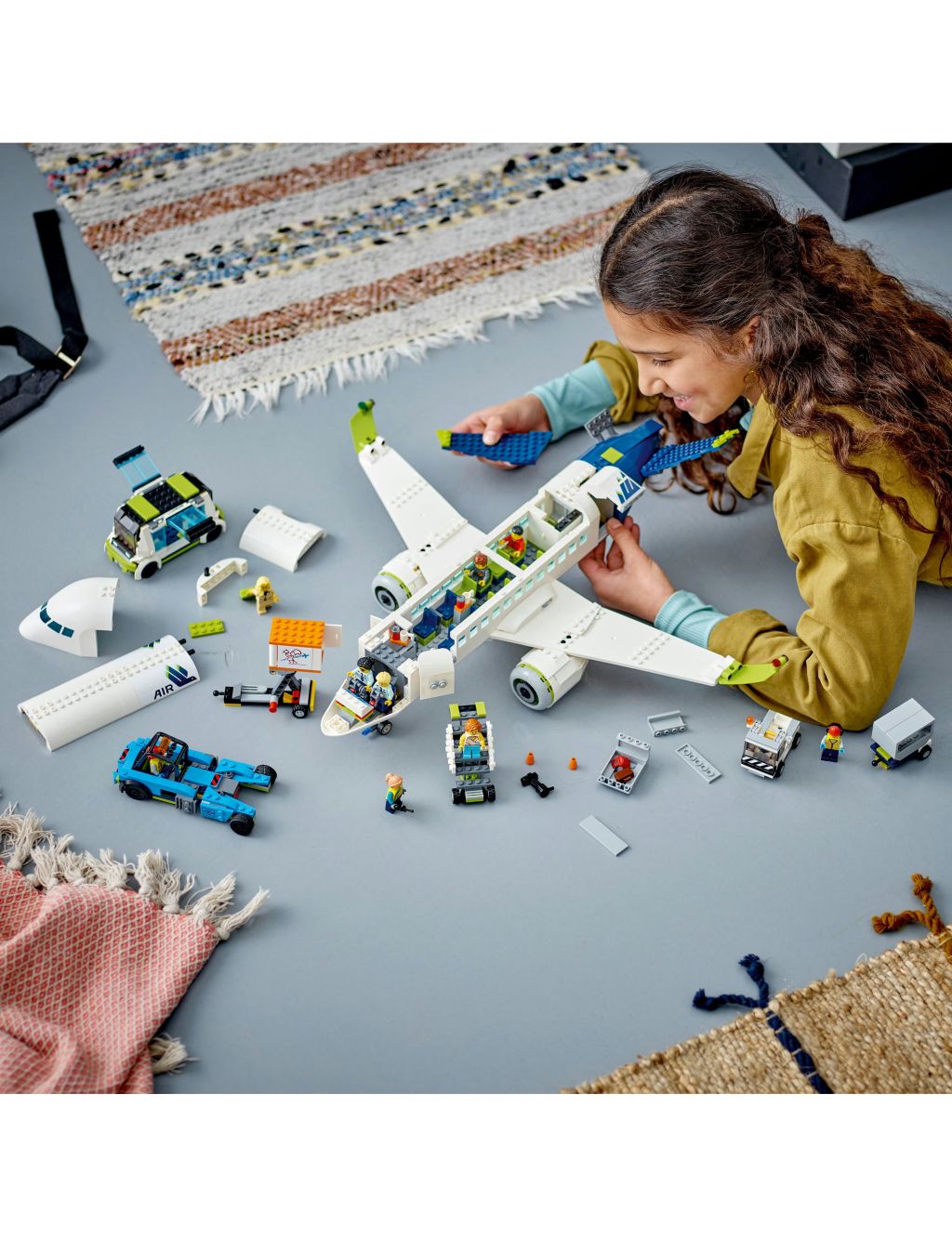 LEGO City Passenger Aeroplane Toy Model Kit 60367 (7+ Yrs) 4 of 7