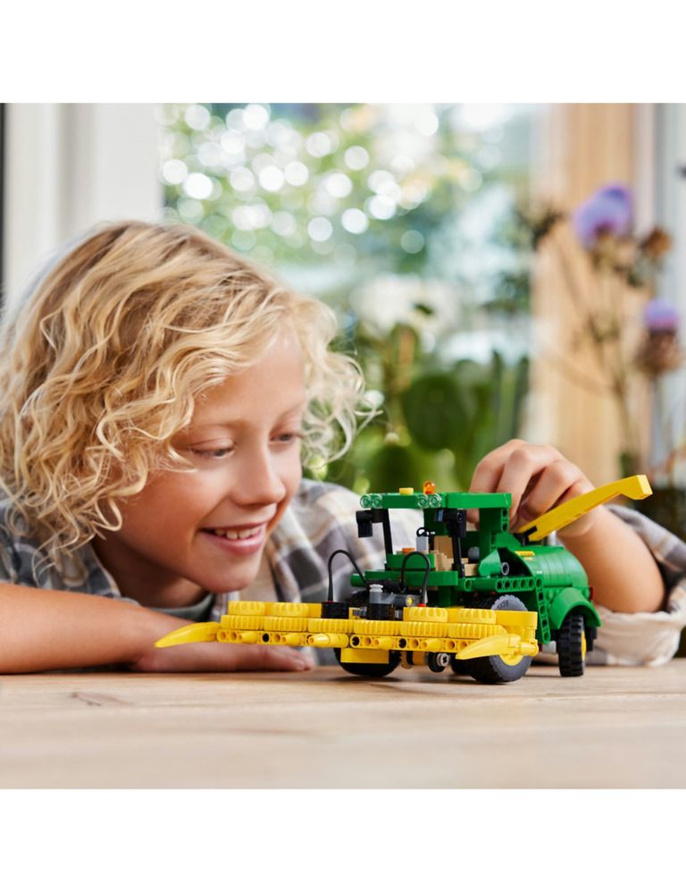 LEGO Technic John Deere 9700 Forage Harvester 42168 (9+ Yrs) 6 of 6