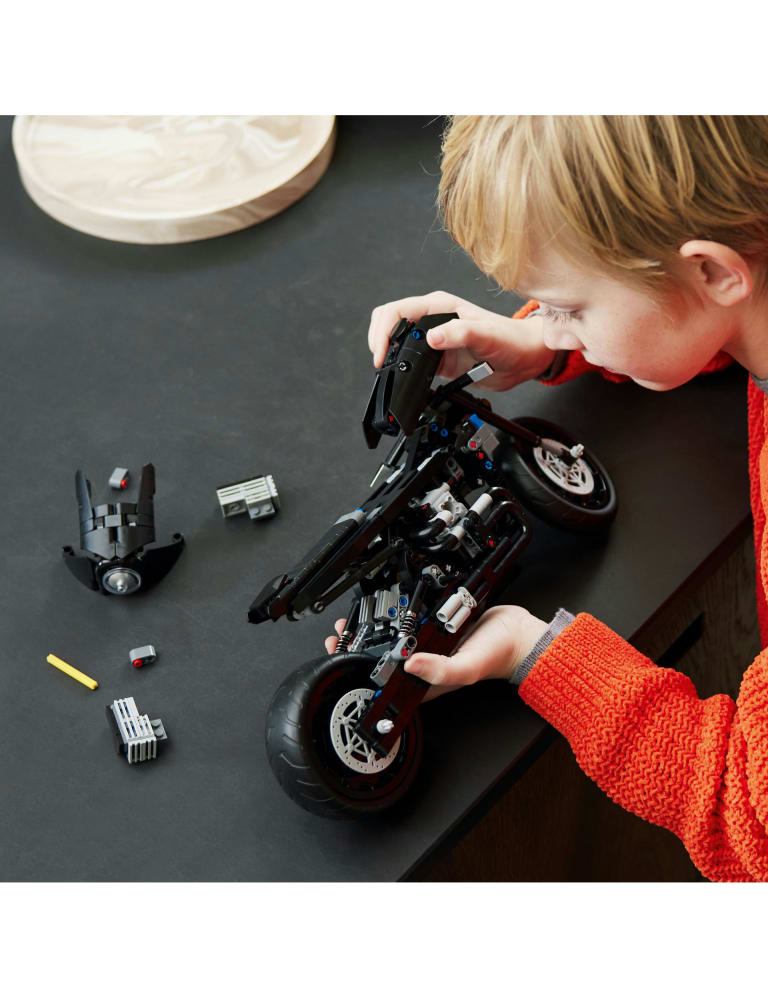 LEGO Technic THE BATMAN BATCYCLE Bike Set 9 Yrs Lego M S