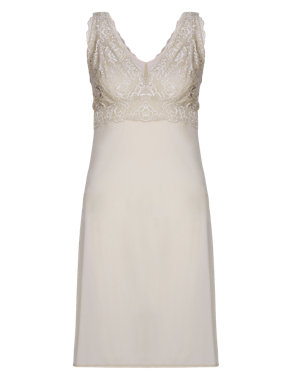 Lace Full Slip with Cool Comfort™ Technology Image 2 of 4