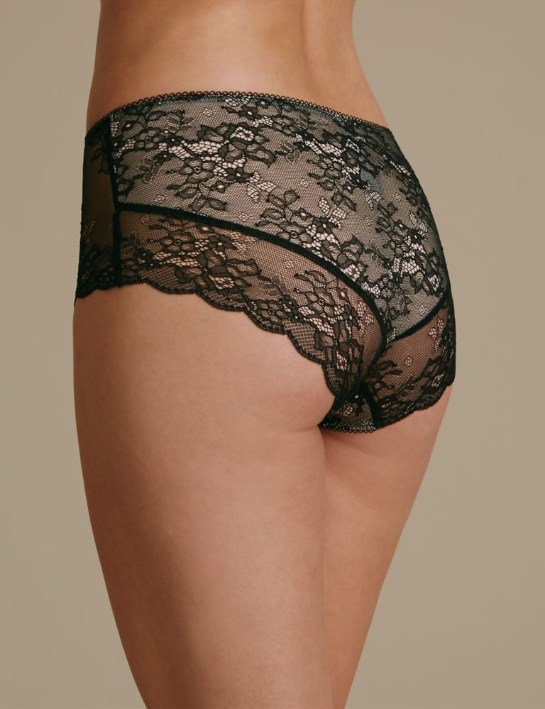 Lace High Rise Shorts 3 of 4