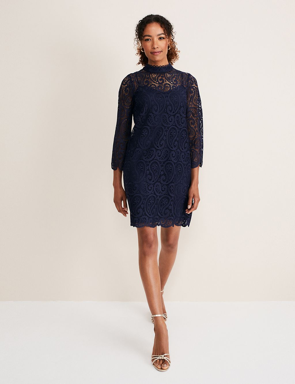 Lace Round Neck Knee Length Shift Dress 4 of 5