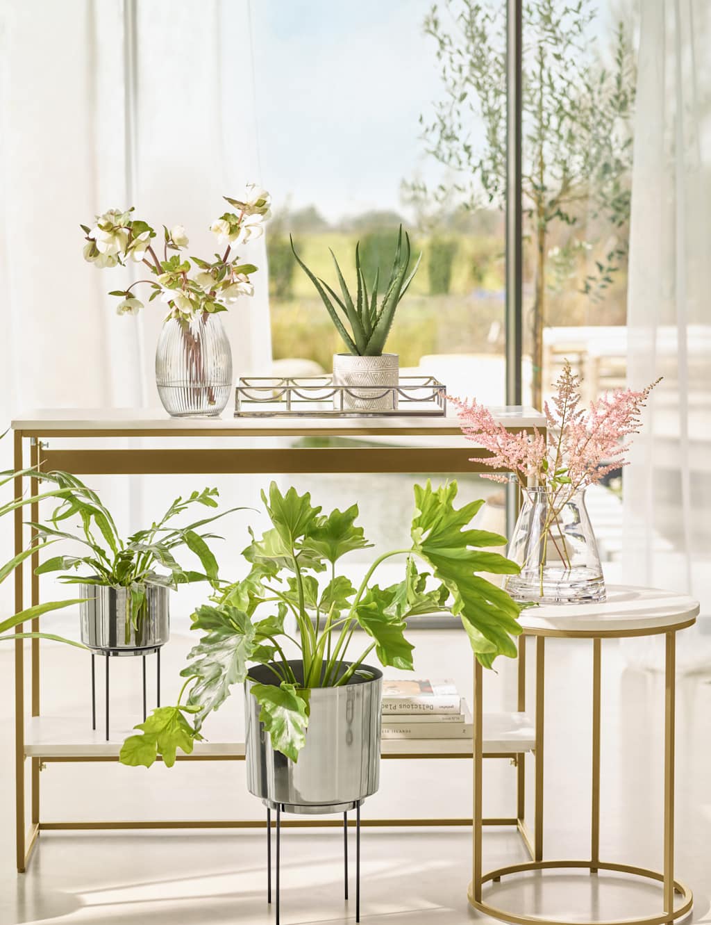 Large Metal Planter with Stand 6 of 7