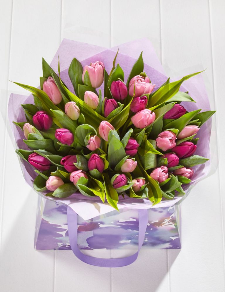 Large Mother’s Day Tulip Gift Bag - Free Chocolates worth £5 (Free Delivery from 21-28 March) 3 of 5