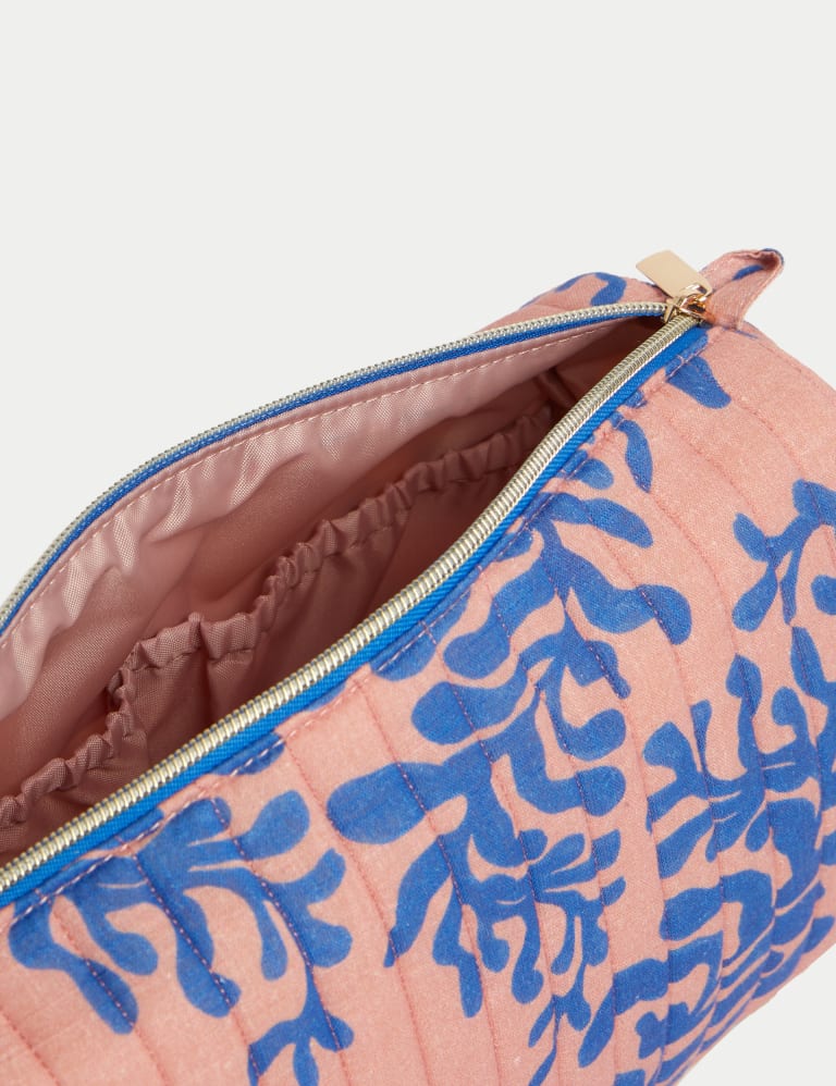 Large Quilted Coral Wash Bag 2 of 3