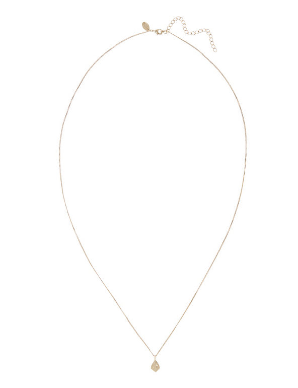 Leaf Pendant Necklace Image 1 of 1