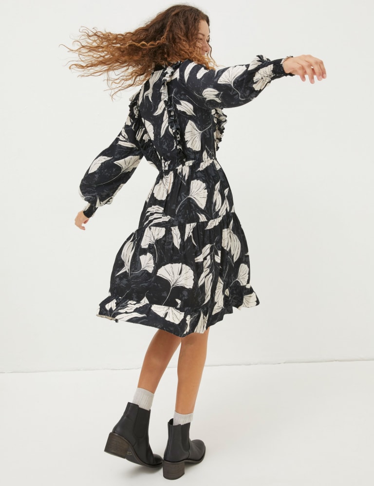 Leaf Print V Neck Knee Length Tiered Dress