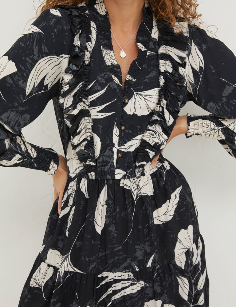 Leaf Print V Neck Knee Length Tiered Dress