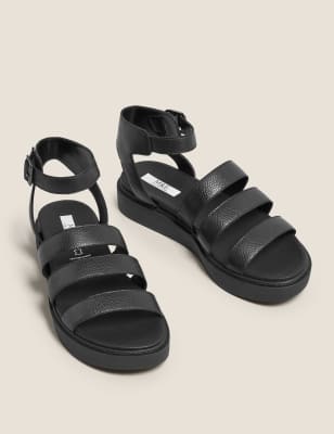 flat black sandals