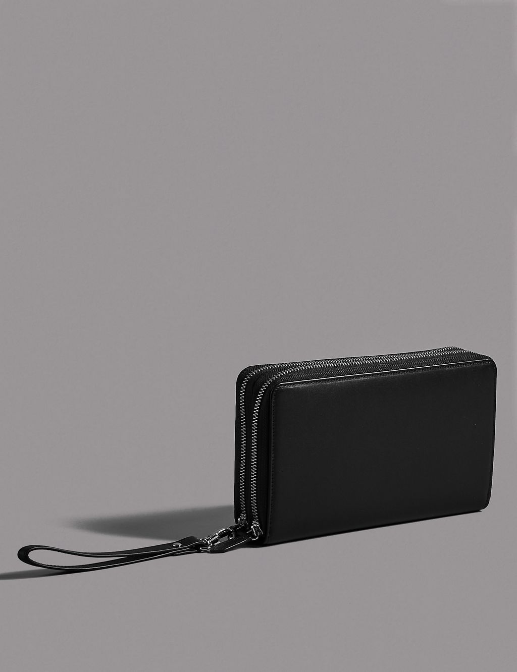 Leather Double Travel Wallet with Cardsafe™ 3 of 5