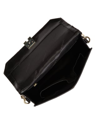 Yde clutch online bags