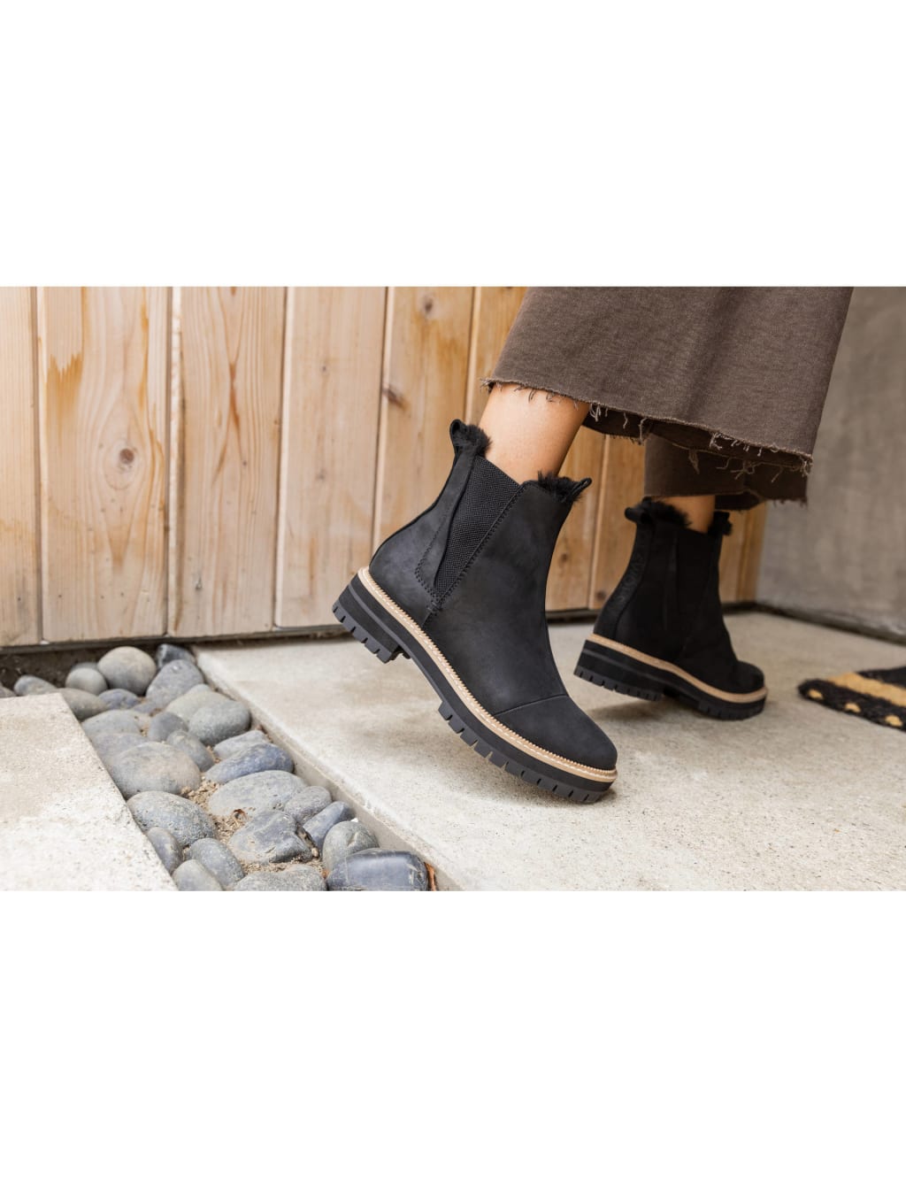 Toms boots with top fur