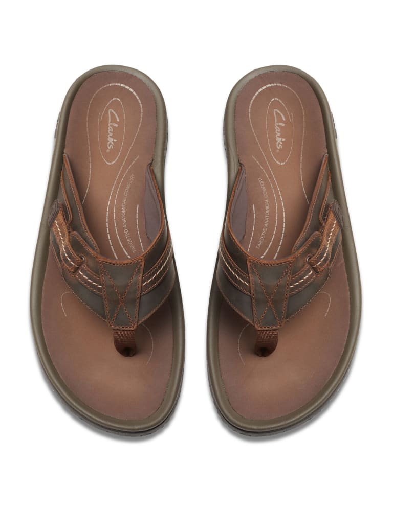 Clarks brown leather cheap flip flops