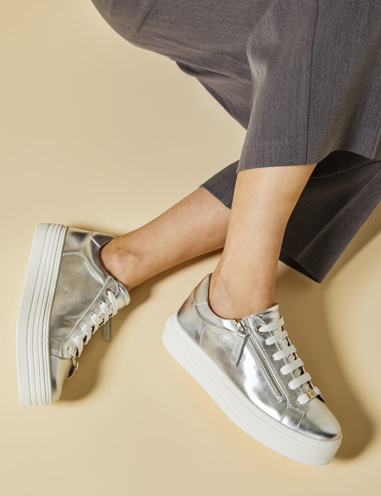 Flatform pumps clearance