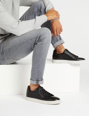 All black smart store trainers mens