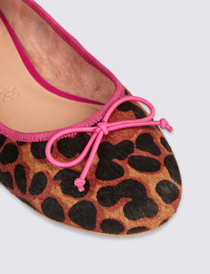 Leopard hot sale skin pumps