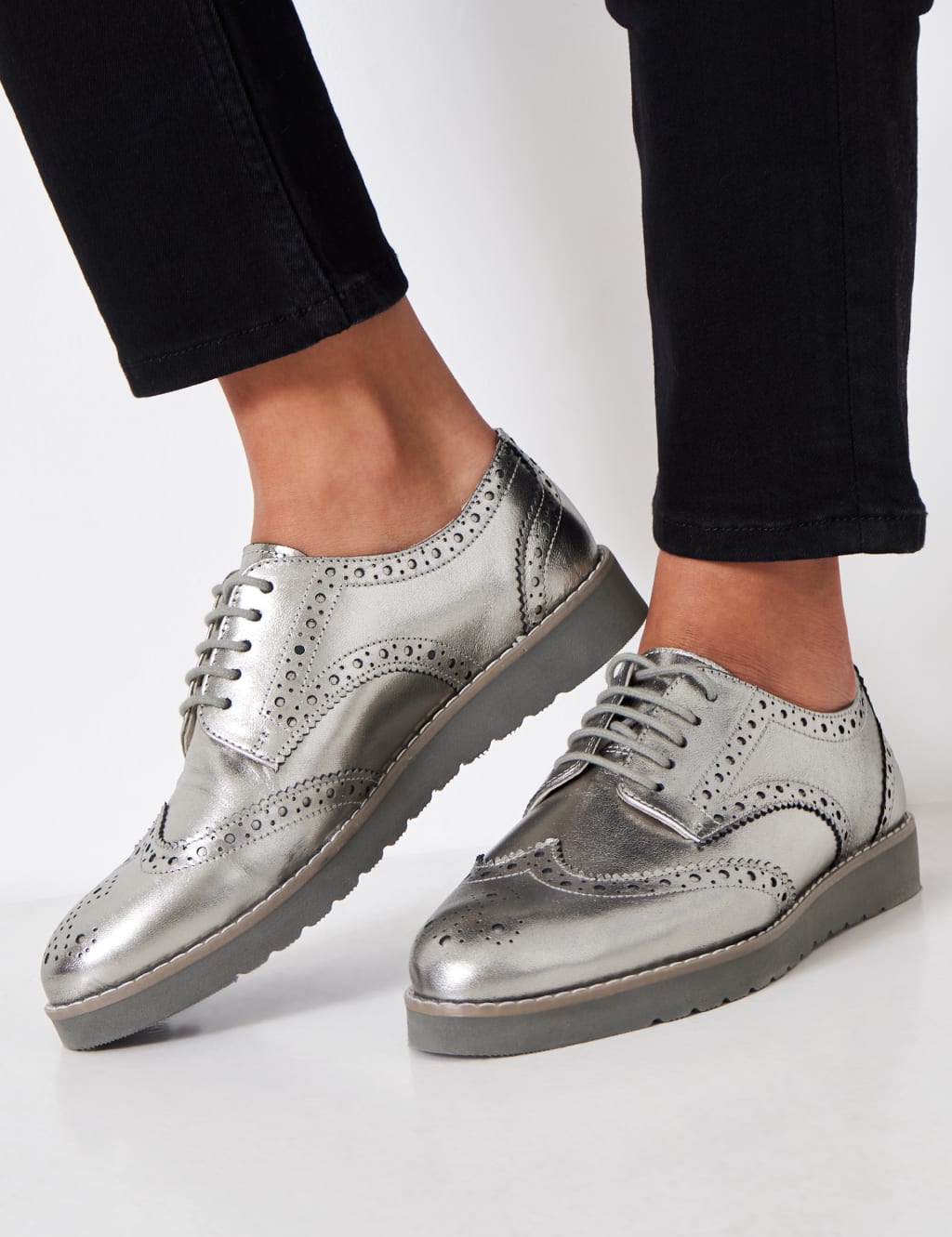 Silver flatform brogues top