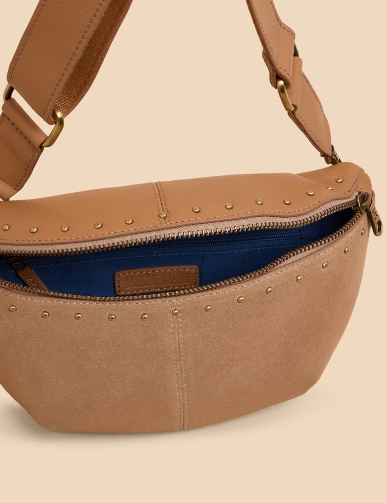 Sling bag best sale with metal chain