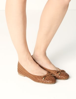 tan ballet pumps