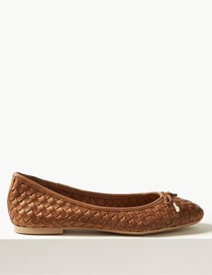 Tan woven 2025 ballet pumps