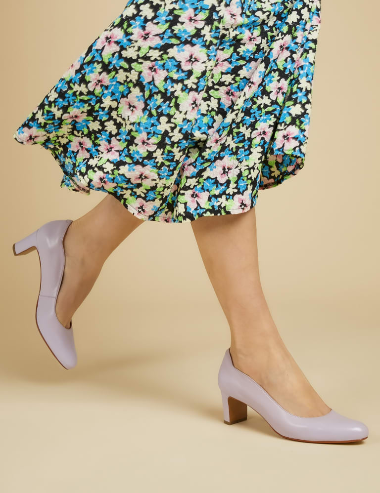 Floral block cheap heel pumps