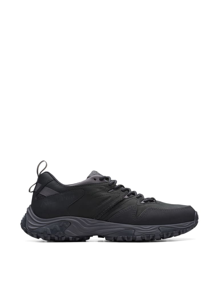 Clarks black cheap walking shoes