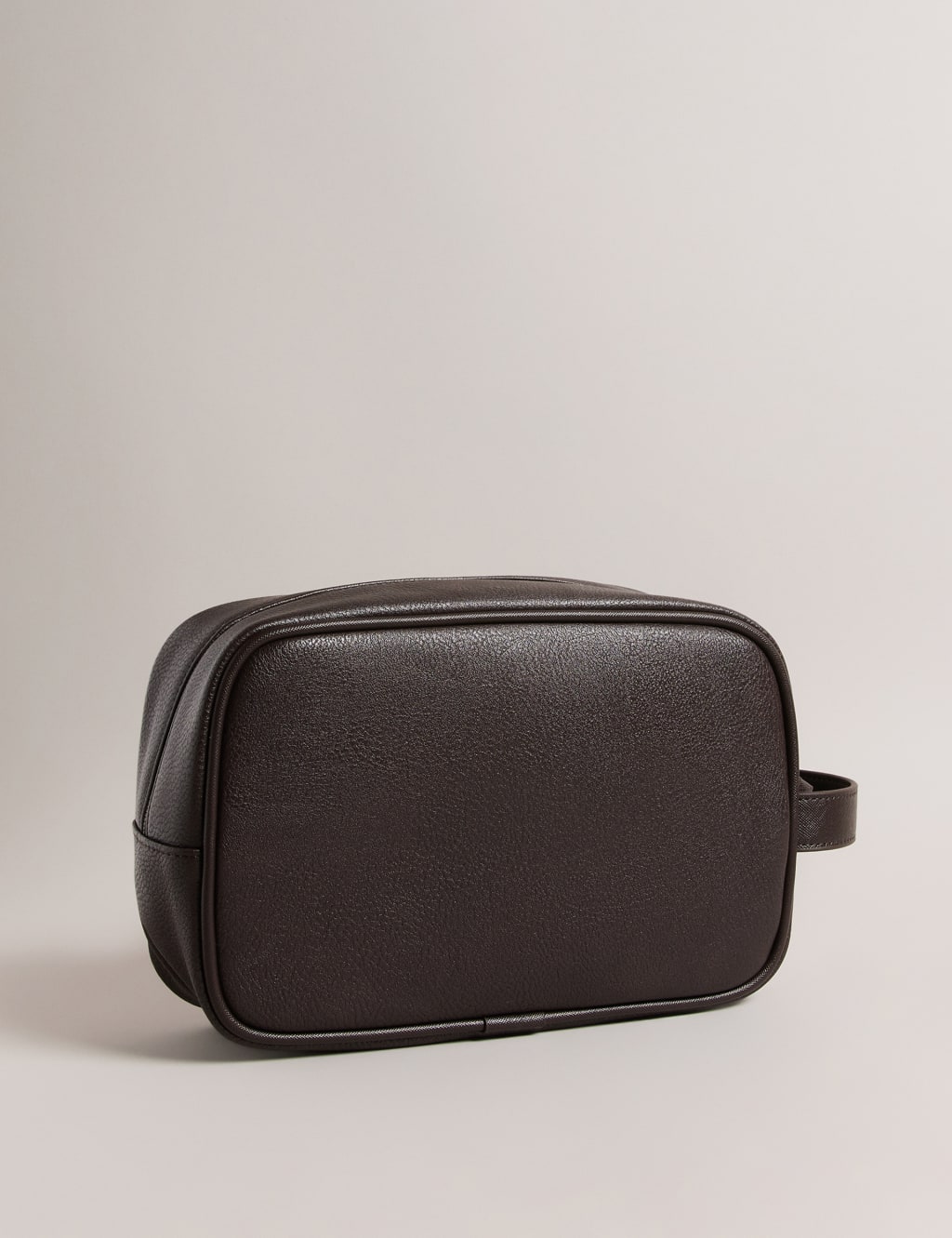 Leather Washbag 1 of 3