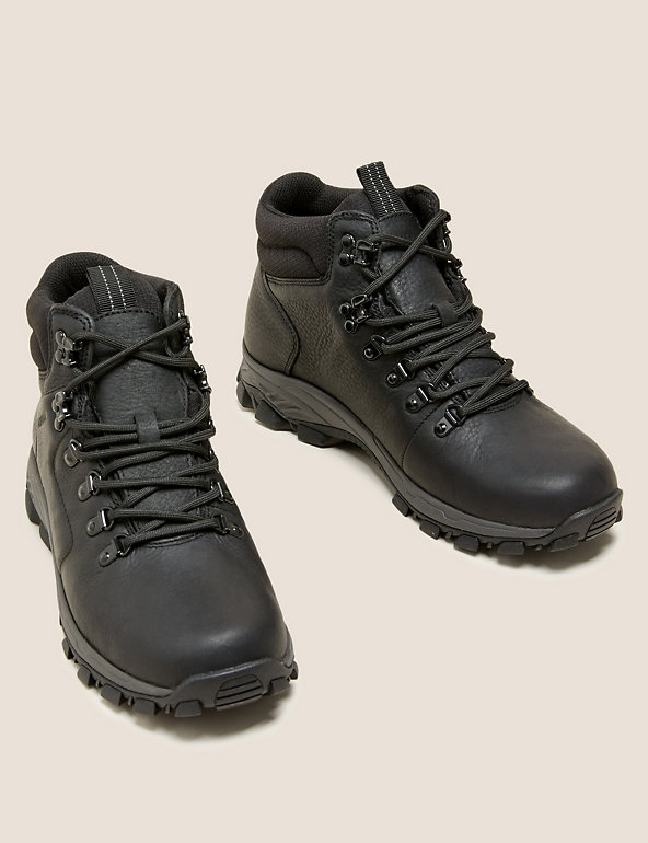 SIZE 7 BLACK WALKING  BOOTS MARKS AND SPENCER  99.00