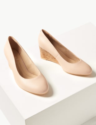 Nude wedge court clearance shoes