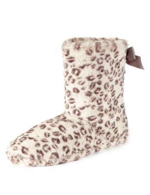 Animal print 2025 slipper boots