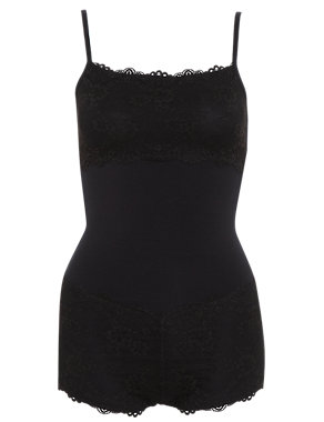 Light Control Heatgen™ Thermal Floral Lace Shaping Body Image 2 of 4