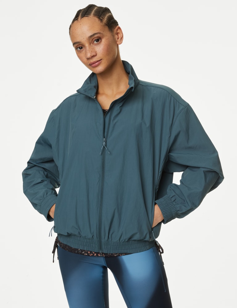 Lightweight sports outlet jacket