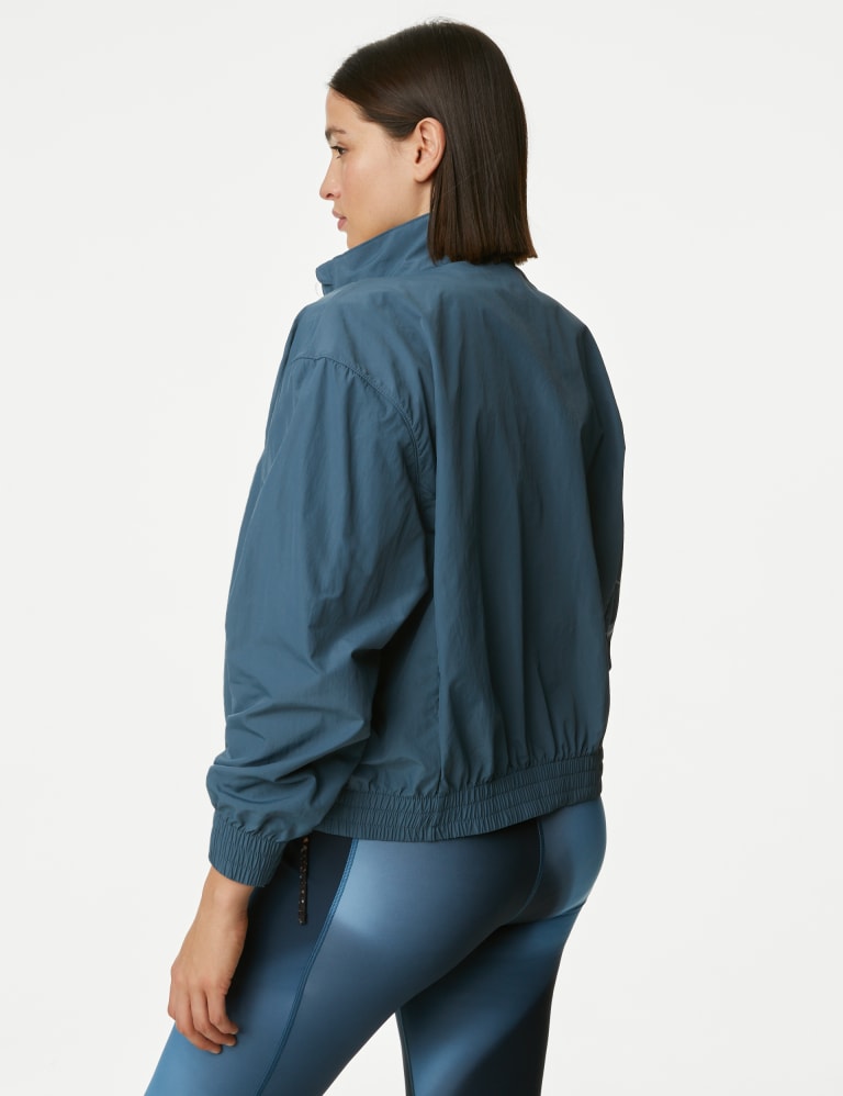 Lightweight top sports jacket