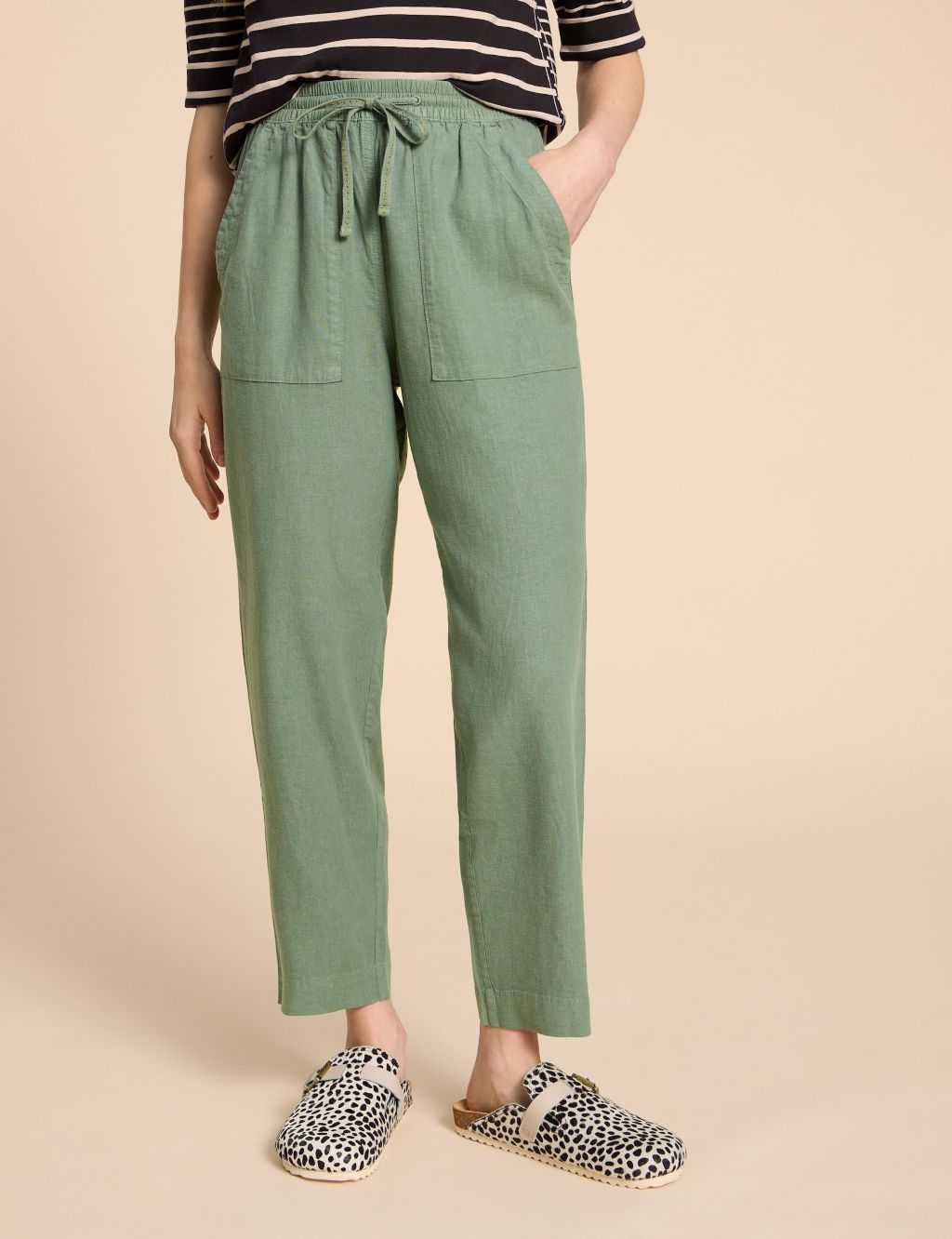 Linen Rich Relaxed Trousers 3 of 4