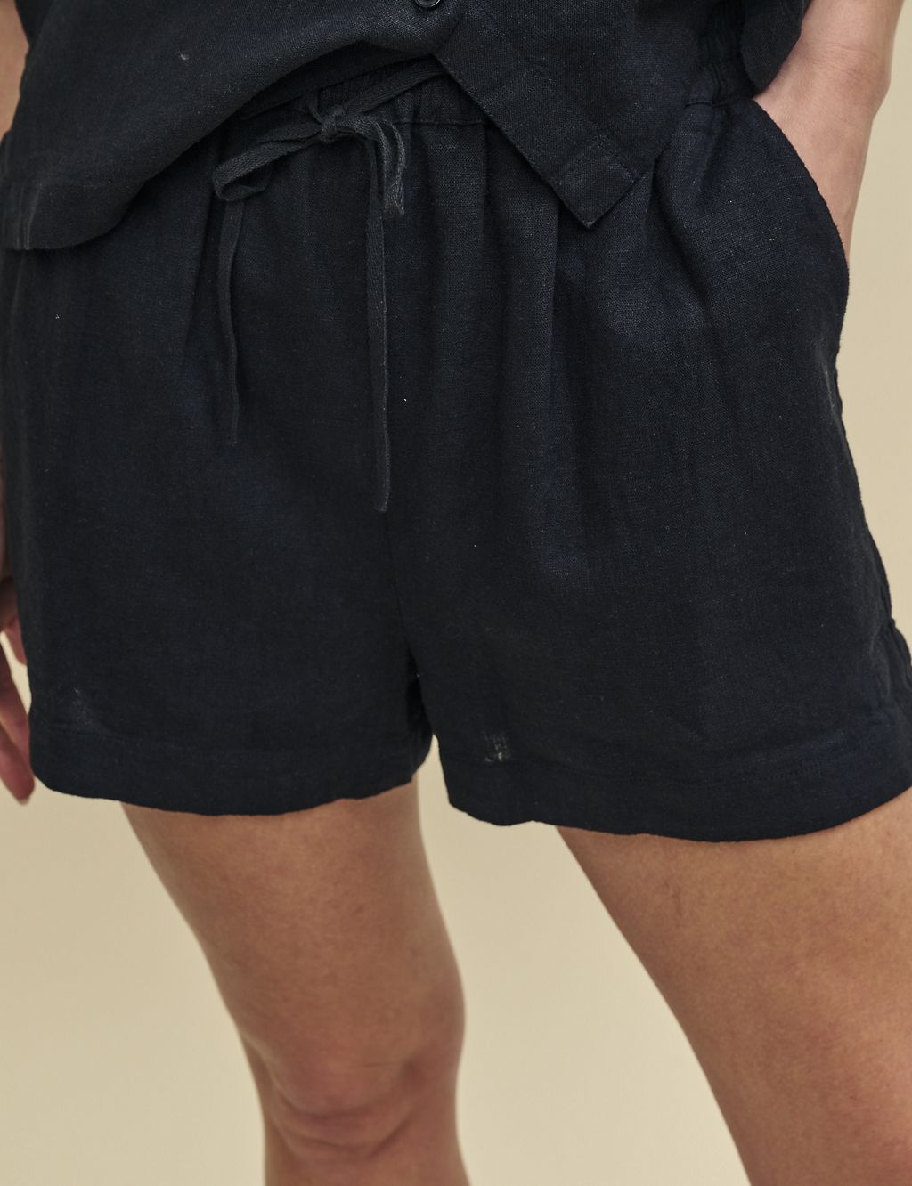 Linen Rich Shorts 4 of 4
