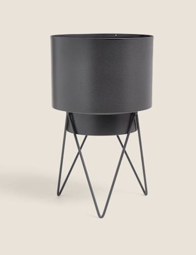 Lois Large Planter 1 of 5