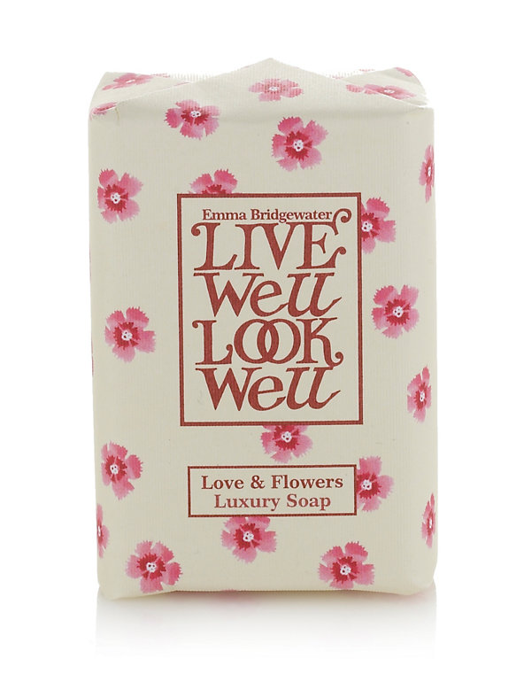 Love & Flowers Soap 150g Image 1 of 1