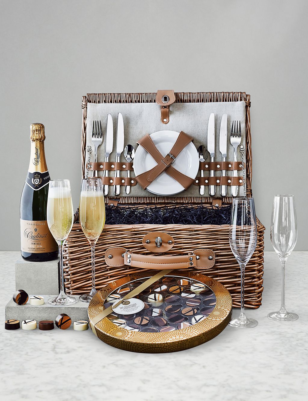 Luxurious Champagne Hamper 1 of 1