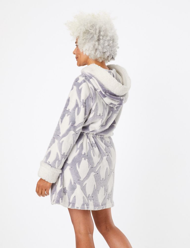 Luxurious Penguin Short Dressing Gown 3 of 5