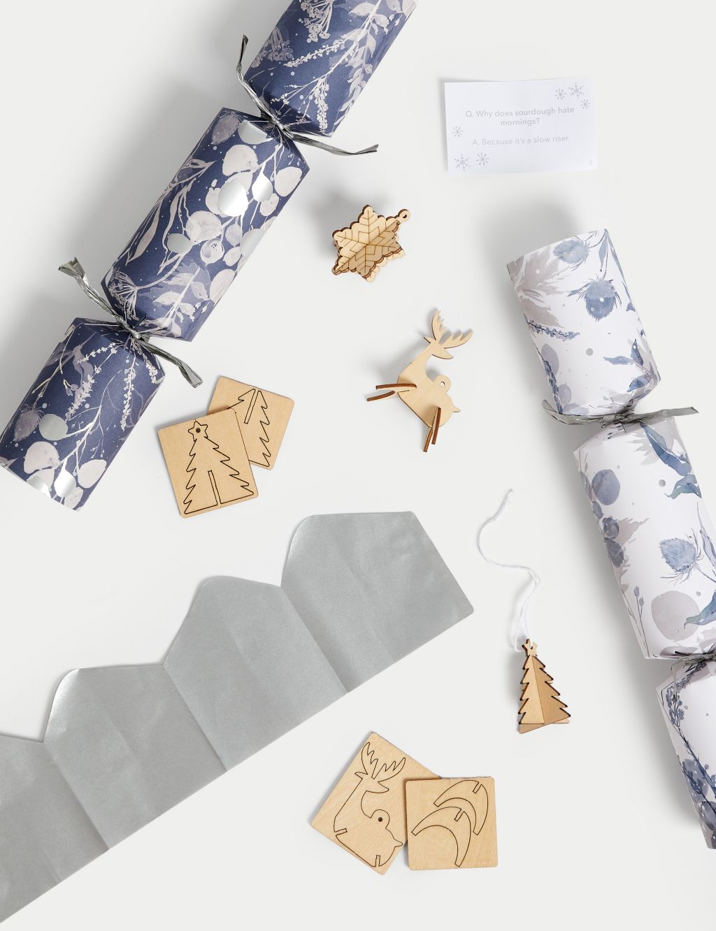 Luxury Christmas Crackers -  Foliage Designs 1 of 4