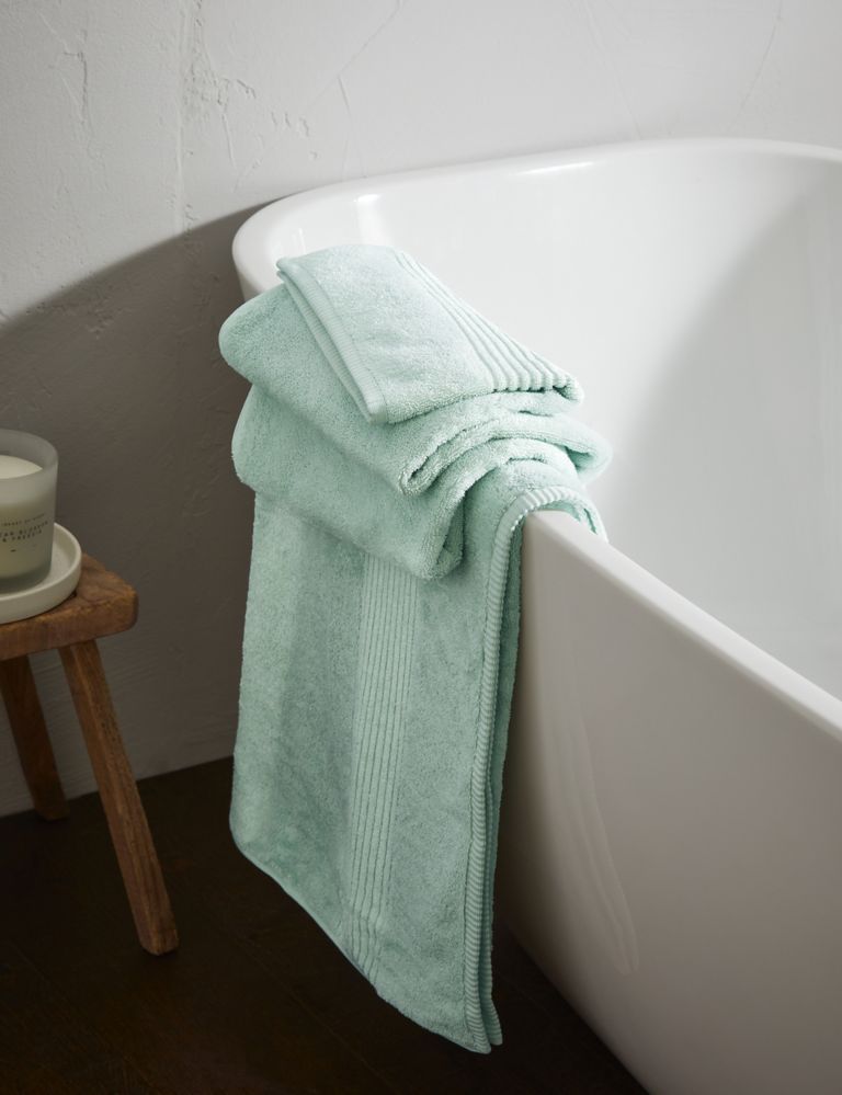 Luxury Egyptian Cotton Towel 1 of 8