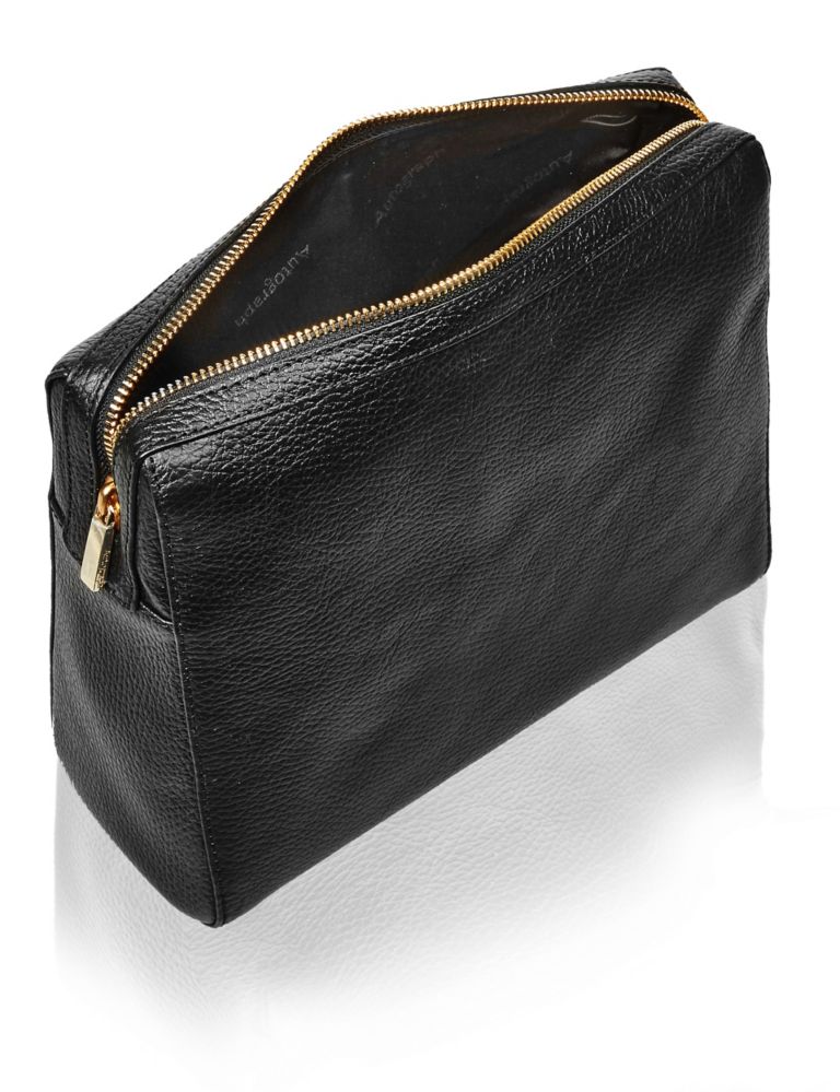 Luxury Leather Wash Bag 3 of 4