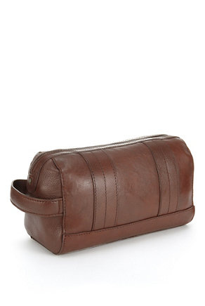 Luxury Leather Washbag Image 2 of 6