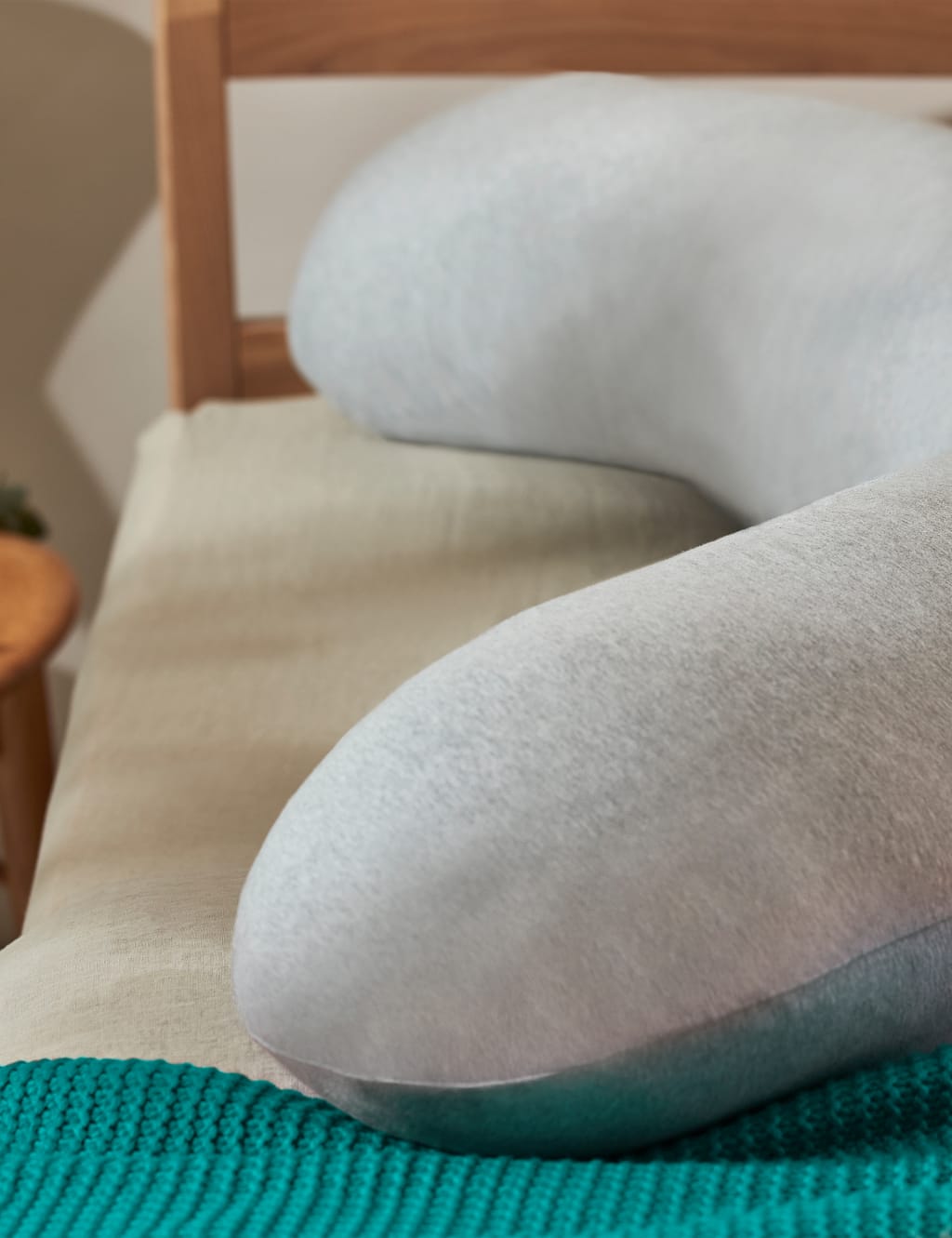 Luxury Medium Body Pillow KALLY SLEEP M&S